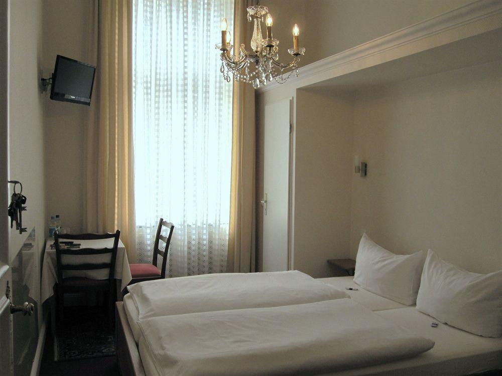 Hotel Pension Fasanenhaus Berlin Exterior foto